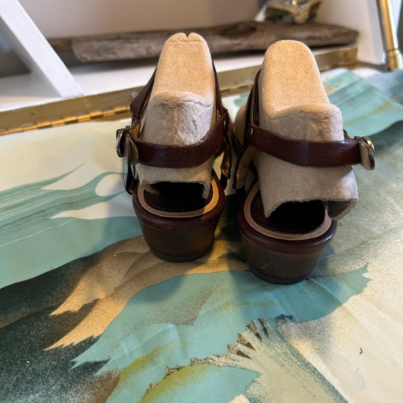 Frye Brown Leather Sandals - Picture 9 of 9